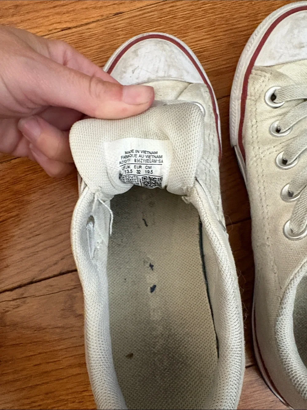 Converse Kids Low-Top Sneakers in White with Red Trim